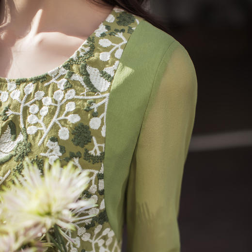 【林栖设计小店】【林栖推荐】（现货）2026春季新品绣花复古显瘦连衣裙N1961376 商品图8