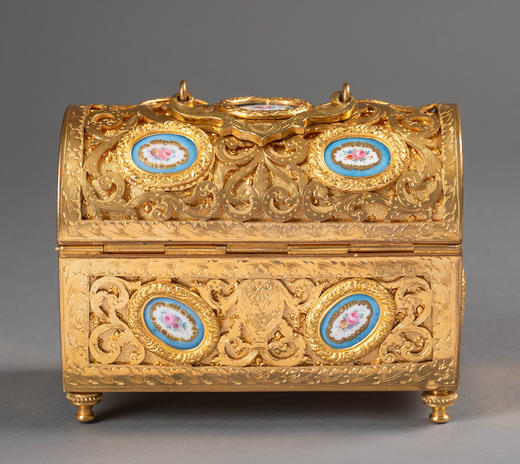 独角鹿西洋古董20世纪法国出品古典卷叶纹铜鎏金精雕镶嵌花卉主题手绘瓷面画珍宝盒 商品图3