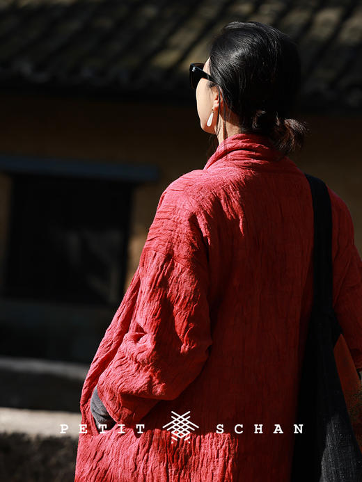 PETIT SCHAN小闪 JEW#032 Still waters run deep 智者乐水 顶俄巴莎一级白和田玉18K金水滴形耳环 商品图3