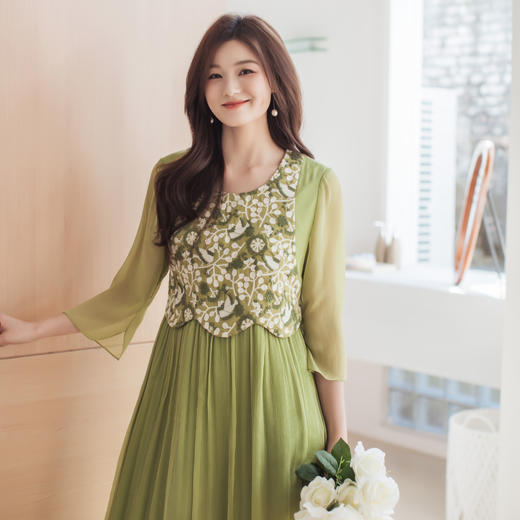 【林栖设计小店】【林栖推荐】（现货）2026春季新品绣花复古显瘦连衣裙N1961376 商品图3