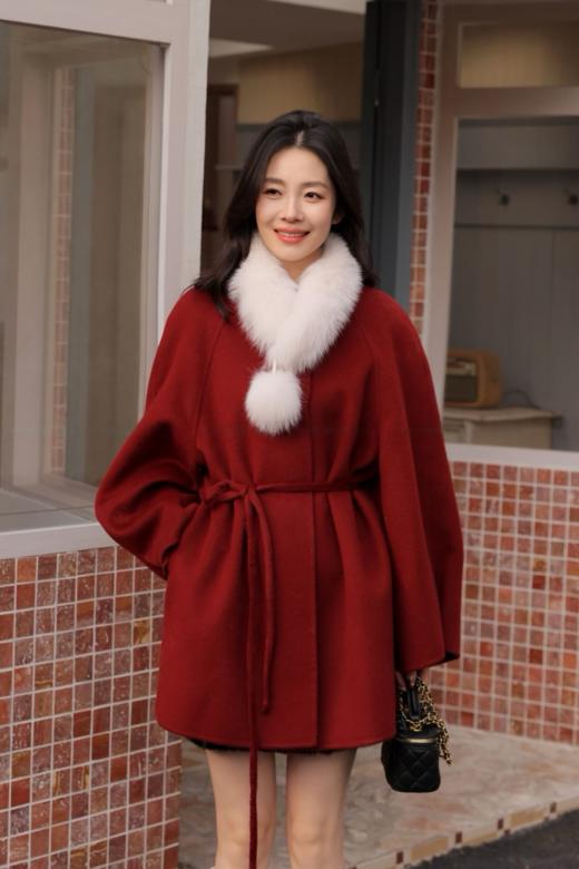 【门店同款】ENJOY冬季“午马”狐狸毛领系带收腰大衣 169443501 商品图3