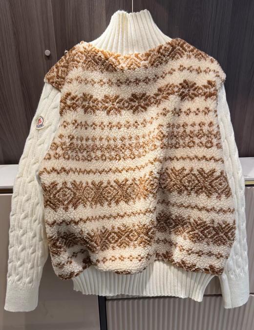 F011335费尔岛针织拼接羊羔毛的假两件式立领拉链款外套 商品图3