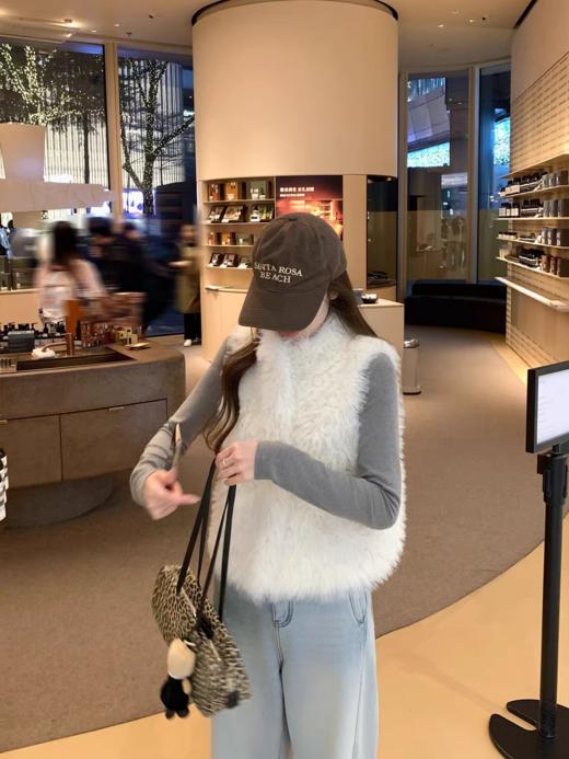 <曾小咸推荐>挂脖V领磨毛长袖 日常109/件 活动价69.99/件！【预售款，预计3-15天发货】 商品图5