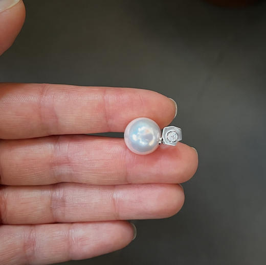 CLASSIC系列 18K镶钻石和淡水珍珠 坠子 商品图0