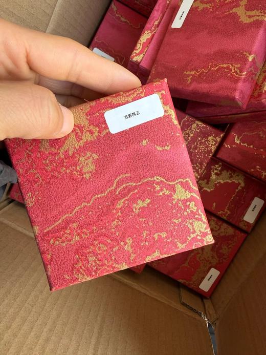 F011334新年水晶红绳系列喜庆又灵巧五彩水晶设计红手链 商品图8