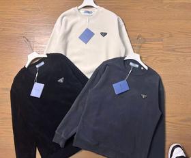 谱拉达摇粒绒情侣款圆领卫衣！