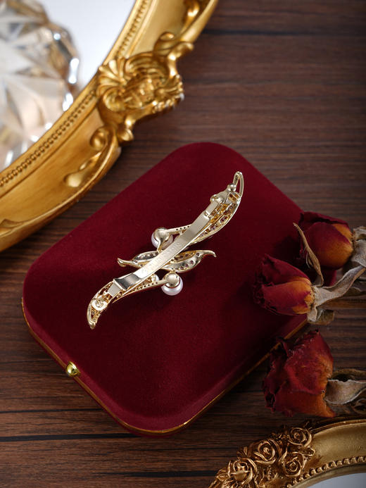 子佩集【豆蔻芳华】珍珠惜王妃发夹【HBFJ037】7mm大珠镀金双叶豆荚2601 商品图4