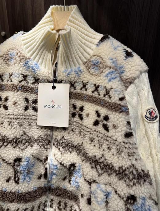 F011335费尔岛针织拼接羊羔毛的假两件式立领拉链款外套 商品图8