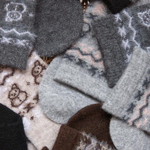 靴下物灰色系中筒袜子女秋冬加厚保暖日系小雪人植绒费尔岛堆堆袜 商品图4