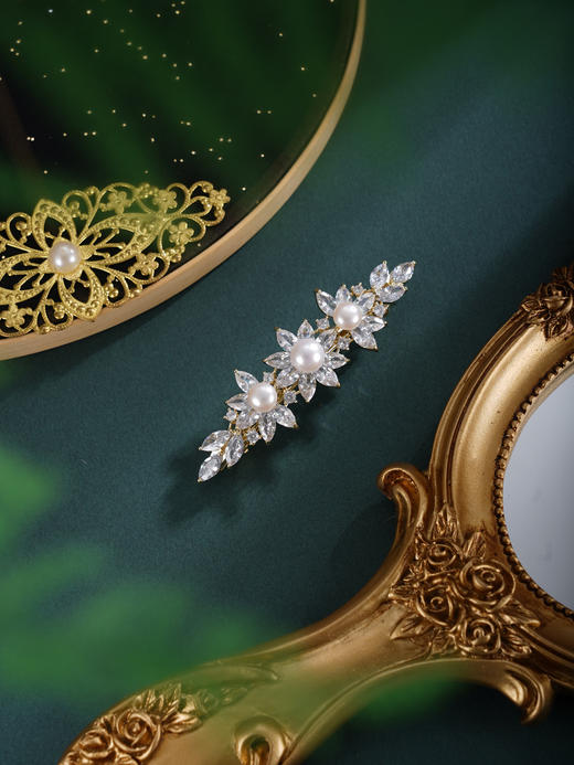 子佩集【冰花皎月】珍珠惜王妃发夹【HBFJ032】6.5-7.5mm珠镀金三朵花2601 商品图4