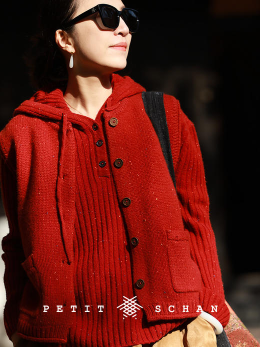 PETIT SCHAN小闪 JEW#032 Still waters run deep 智者乐水 顶俄巴莎一级白和田玉18K金水滴形耳环 商品图4