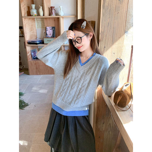 <曾小咸推荐>现货秒杀 ！微信超特价！韩系麻花假两件v领毛衣 日常199.99 立减110 秒杀89.99！！ 商品图3