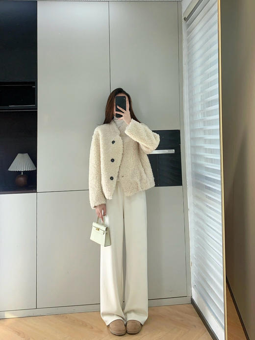 100%全羊毛外套！2026新款小V领廓形韩系宽松羊羔毛气质毛绒绒外套！ 商品图0