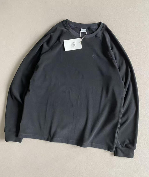 原单正品 KL可隆加绒打底衫，男女同款，少见的一种面料，非常柔软贴身必备，内里是薄绒，暖暖的很贴肤，插肩袖设计，宽松版型！
颜色：黑色灰白拼色
尺码：SMLXLXXL 商品图2