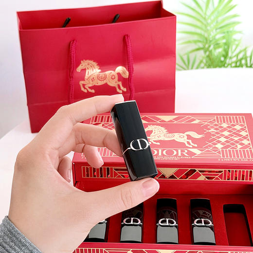 严选 | Dior迪奥马年限定丝绒口红礼盒1.5g*5支（#999丝绒+#720丝绒+#188丝绒+#228丝绒+#888丝绒）抽屉款礼盒 商品图11