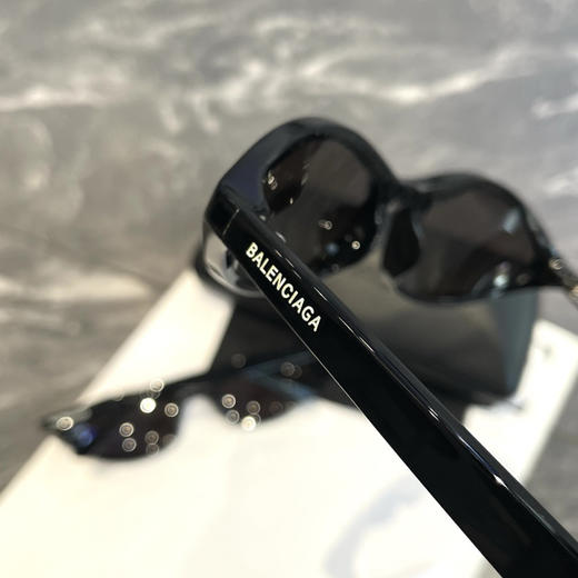 巴黎世家BB0402S板材猫眼太阳镜女款 商品图2