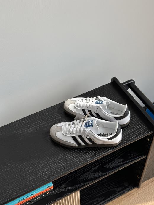 点此购买 阿迪Originals Samba男女款德训板鞋 98 339884 商品图4