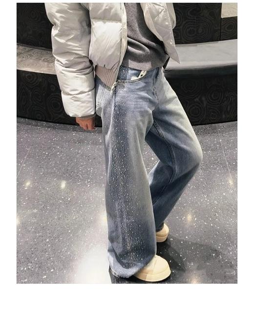 一店k vocal‼️一条裤子连续穿了三天！blingbling 立体小水钻真的太迷人了！素人也能秒变穿搭博主！超重工高温烫钻！🍐形腿不直全给遮得明明白白！藏肉显瘦一把手！高腰直筒阔腿牛仔裤 商品图0