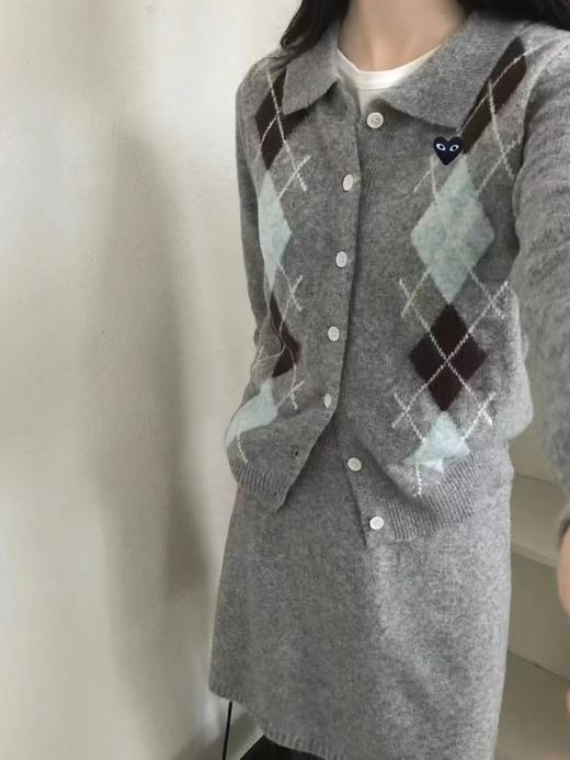 F011341学院风菱格单排扣设计针织开衫+针织半裙套装女款 商品图3
