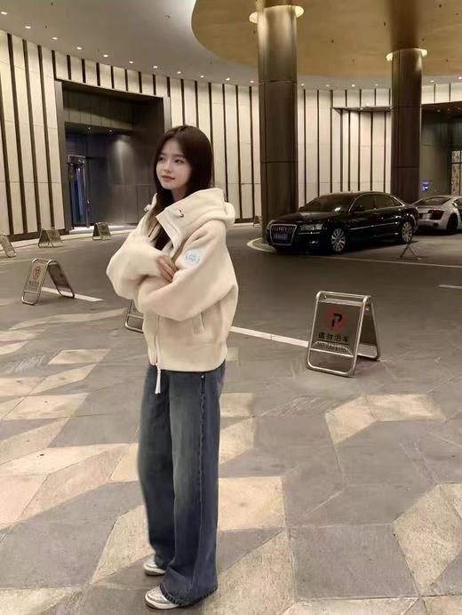 F011389新款抓绒羊毛饰章连帽夹克外套男女同款 商品图9