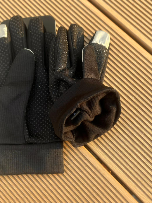 .两色，手套，安德玛ua印花logo保暖防护可触屏防滑手套 商品图3