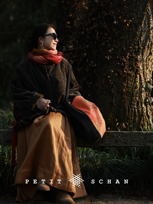 PETIT SCHAN小闪 ACC#050 Winter’s Repose 冬藏 纯羊绒转移印花工艺果蔬系列围巾披肩 商品图3