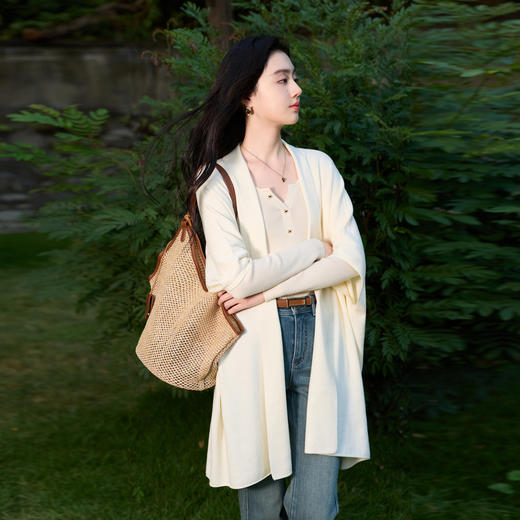 【绵羊毛】三彩2026新款米白宽松针织披肩外搭简约氛围感通勤女 商品图1