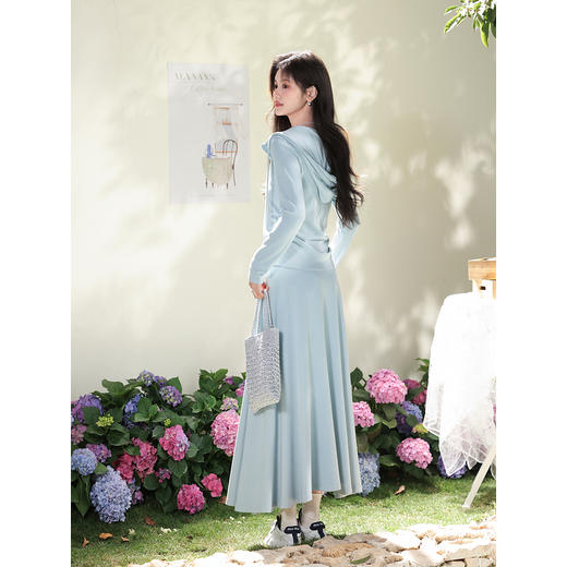 鹿向南「蔚蓝晴空」蓝色长袖T恤半身裙俩件套女春季新款休闲套装 商品图3