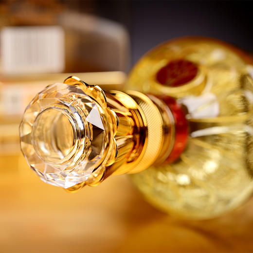 热卖中！！【五粮液股份出品】新礼礼遇·莹水晶 商品图2