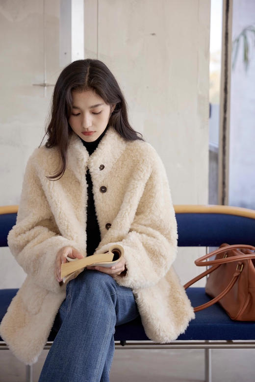 软fufu的羊羔毛混纺立领大衣 商品图0