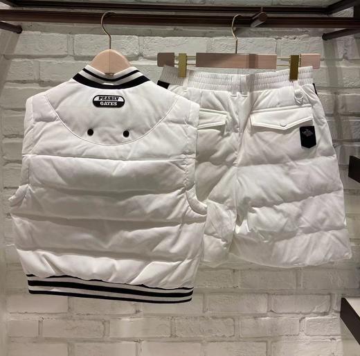 PG家新款女士夹棉保暖夹克背心来啦！秋冬爆款🔥背心❗️非常old school时髦的款式，无论高矮胖瘦，都毫无违和， 真的有点意思🤔！经典主色➕复古味浓郁的撞色辅料搭配， pg你真的太会了 ！ 商品图1