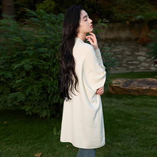 【绵羊毛】三彩2026新款米白宽松针织披肩外搭简约氛围感通勤女 商品图4