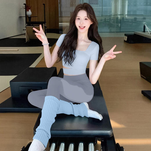 【限时秒】YOGACODE【火树银花系列】瑜伽服短袖女带胸垫性感方领短款健身上衣DWT116059 商品图1