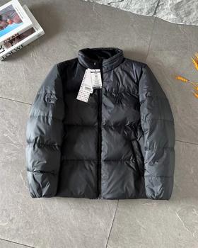 F011390刺绣小logo图案宽松拉链长袖几何图案灰黑拼色立领羽绒服男女同款