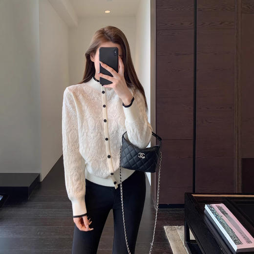 温柔气质！时髦撞色提花白色小衫！显瘦毛衣女上衣26秋冬新款！ 商品图0