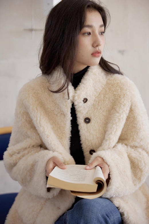 软fufu的羊羔毛混纺立领大衣 商品图6