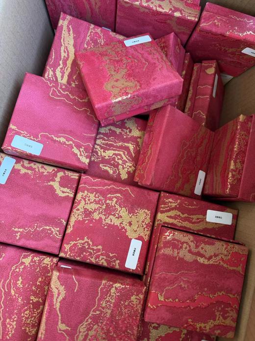 F011334新年水晶红绳系列喜庆又灵巧五彩水晶设计红手链 商品图7