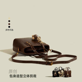 【原创复古❗️水桶包】包身造型立体剪裁，贵气光感五金，舒适面料结实耐用，长肩带顺滑可调节，2026新款时尚单肩斜挎包手提水桶包QQ