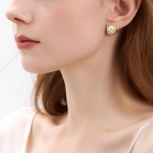 三彩2026新款淡水珍珠镶锆石方形耳钉S925银针轻奢优雅复古贵气 商品图1