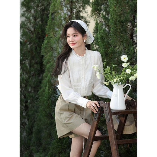 鹿向南「清韵芳姿」杏色半高领衬衫女春季减龄洋气内搭长袖款上衣 商品图2