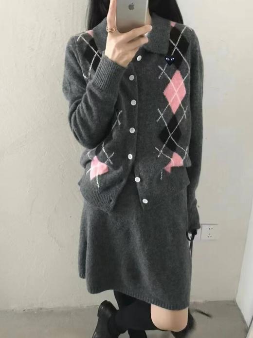 F011341学院风菱格单排扣设计针织开衫+针织半裙套装女款 商品图4