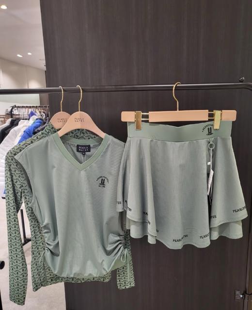 PG家春夏新款女士v领抽绳小外衣来啦！🇰🇷王炸渠道❗️搭配上毫无难度！！！和咱们同色双层短裙超级配，配个长袖防晒衣，戴个宽檐帽！！没有刻意的搭配，也能很好看！ 商品图1