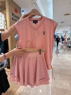 PG家春夏新款女士v领抽绳小外衣来啦！🇰🇷王炸渠道❗️搭配上毫无难度！！！和咱们同色双层短裙超级配，配个长袖防晒衣，戴个宽檐帽！！没有刻意的搭配，也能很好看！