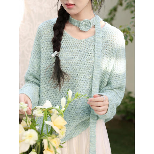 鹿向南「午夜圆舞」慵懒风花朵飘带挂脖绿色V领针织衫上衣女春季 商品图4