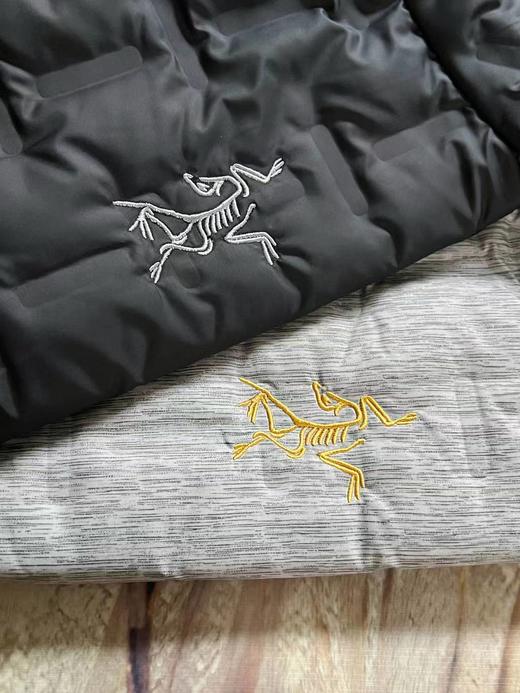 F011358纯色拉链连帽羽绒服冬季轻薄款羽绒服 商品图1