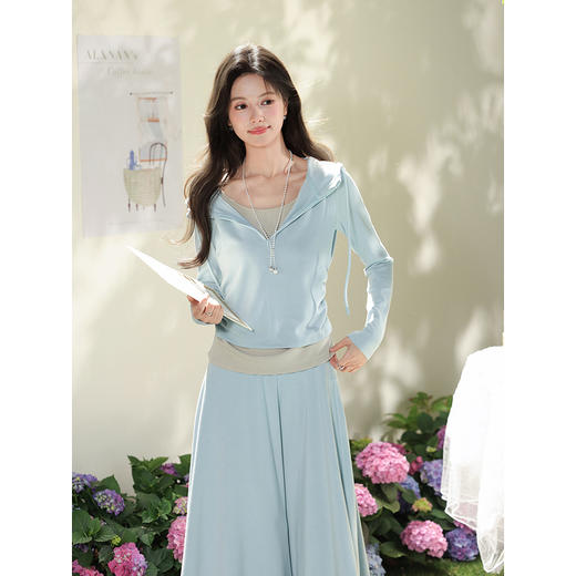 鹿向南「蔚蓝晴空」蓝色长袖T恤半身裙俩件套女春季新款休闲套装 商品图1