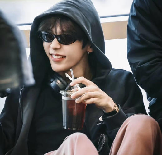 巴黎世家BB0402S板材猫眼太阳镜女款 商品图5