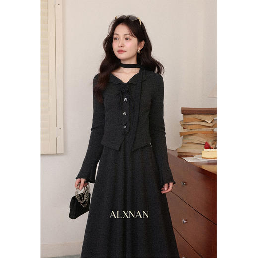 鹿向南「慵懒灰调」假两件气质高级感女秋冬新款巨好看内搭连衣裙 商品图0