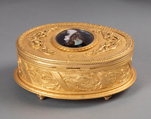 独角鹿西洋古董20世纪法国出品卷叶缎带纹铜鎏金精雕镶嵌少女肖像主题手绘细密画珍宝盒 商品图3