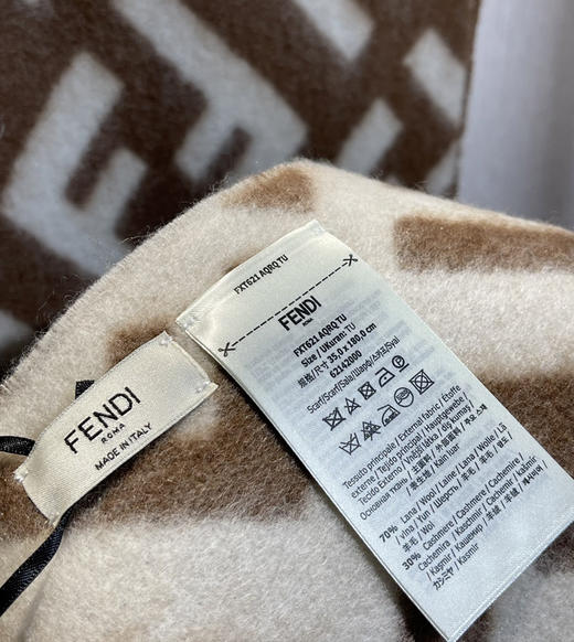 芬迪女士羊绒围巾011303 商品图10